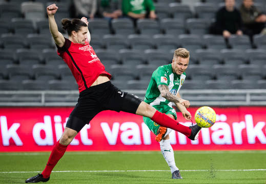 Hammarbys Sander Svendsen med ett skott förbi Vasalunds