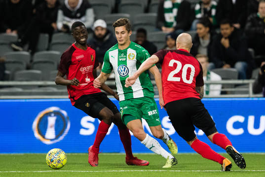 Hammarbys Leo Bengtsson utmanar Vasalunds Krsto Beko och