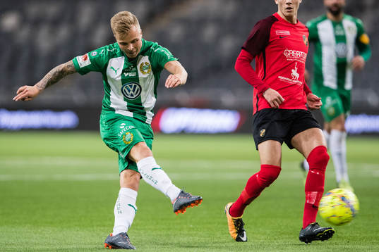 Hammarbys Sander Svendsen med ett skott förbi Vasalunds