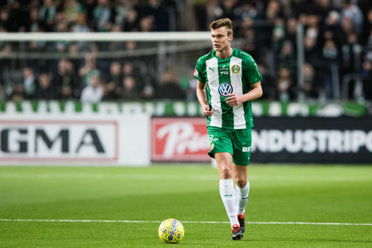Hammarbys Marcus Degerlund med bollen