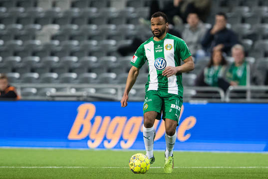 Hammarbys Serge-Junior Martinsson Ngouali med bollen