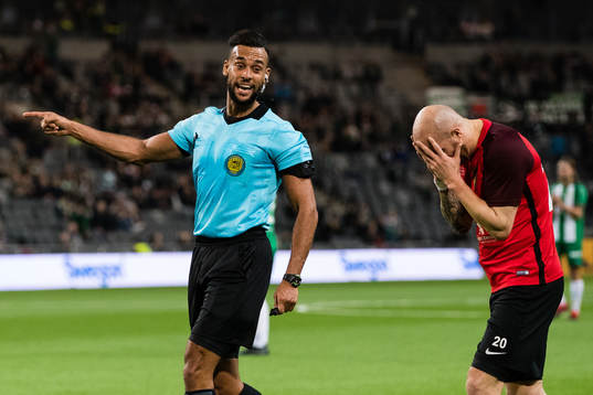 Domare Farouk Nehdi dömmer straff för Hammarby och