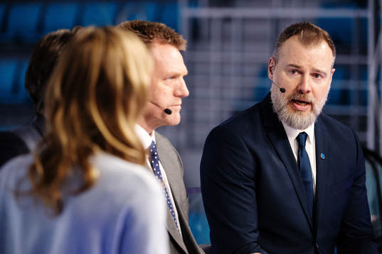 Calle Johansson and Rikard Grönborg, Head Coach of Sweden