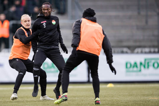 Dalkurds Kebba Ceesay värmer upp