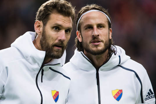 Djurgårdens målvakt Andreas Isaksson och Jonas Olsson
