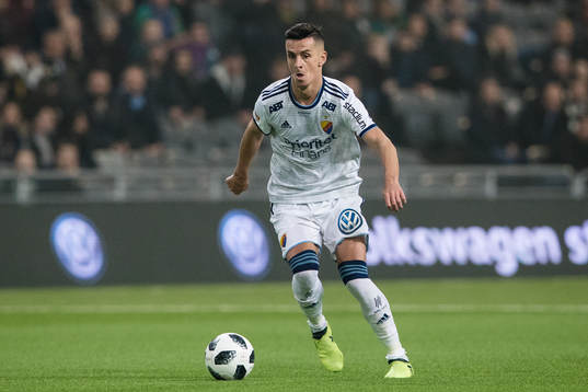 Djurgårdens Haris Radetinac med bollen