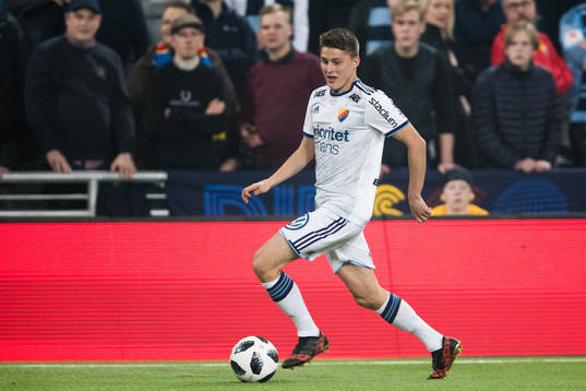 Djurgårdens Johan Andersson med bollen