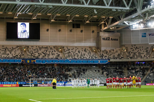 En tystminut för att hedra före detta Djurgårdsspelaren