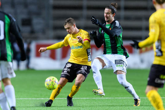 Elfsborgs Samuel Holmén och GAIS Jonas Lindberg