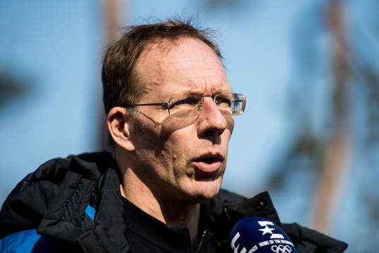 Björn Waldebäck doctor of Sweden is being interviewed