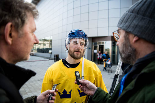 Fredrik Pettersson of Sweden talks to media