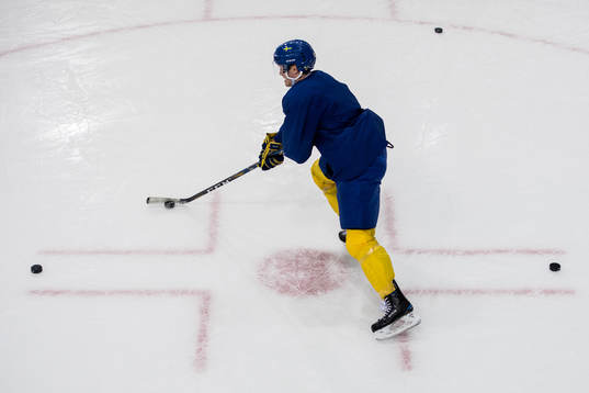 Carl Klingberg of Sweden