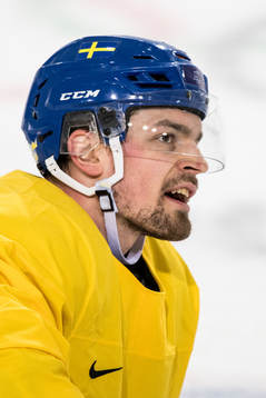 Anton Lander of Sweden