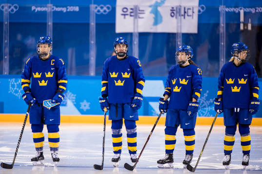 Players of Sweden prior the Women's Ice Hockey