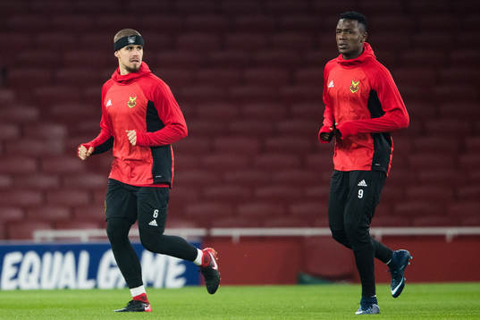 Östersunds Douglas Bergqvist och Alhaji Gero