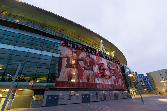 Exteriör av Emirates Stadium innan Östersunds träning