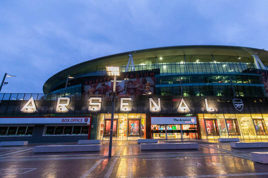 Exteriör av Emirates Stadium innan Östersunds träning