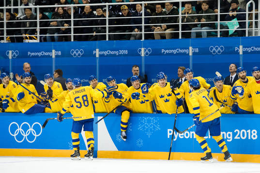 Team Sweden celebrates the 1-2 goal in the Men's Ice Hockey