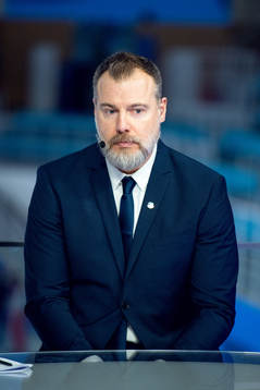 Rikard Grönborg, Head Coach of Sweden looks dejected