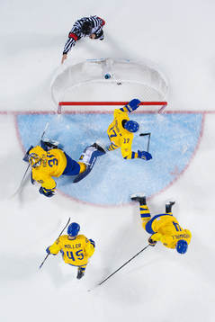 Goaltender Viktor Fasth, Oscar Möller, Pär Lindholm and