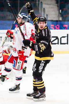 s Jesper Fröden jublar