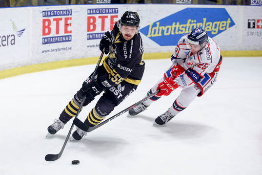 s David Berg och Västerviks Patrik Blomberg