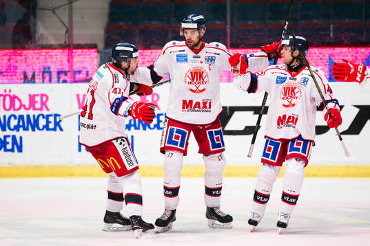 Västerviks Dan Pettersson jublar med Joacim Hedblad och