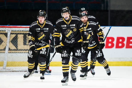 s Eric Castonguay (m) deppar med Jesper Fröden (v) och