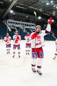 Västerviks spelare jublar