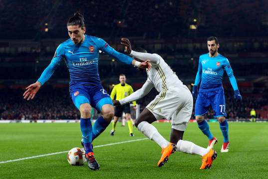 Arsenals Hector Bellerin och Östersunds Ken Sema