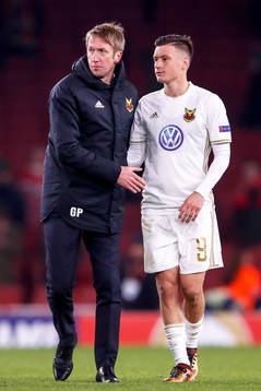 Östersunds tränare Graham Potter och Jamie Hopcutt deppar