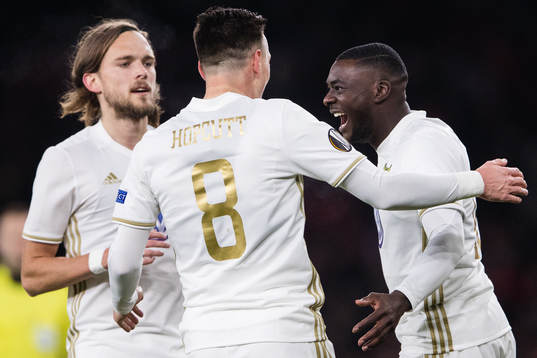 Östersunds Tom Pettersson och Jamie Hopcutt jublar