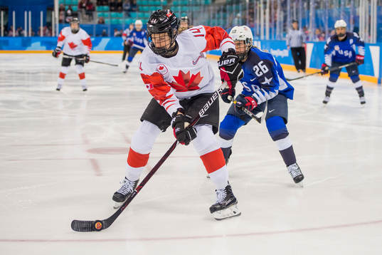Renata Fast of Canadaand Kendall Coyne of USA