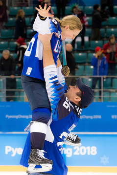 Kendall Coyne of USA celebrates with her boyfriend