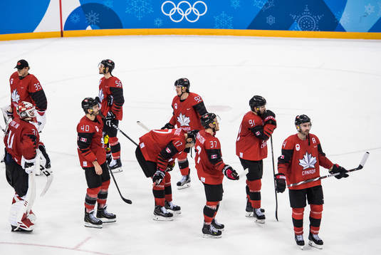 Players of Canada looks dejected