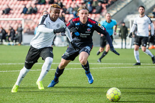 Örebros Kennedy Igboananike och Helsingborgs Carl Johansson