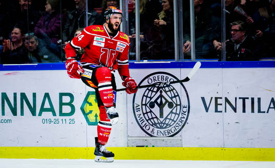Örebros Nick Ebert jublar