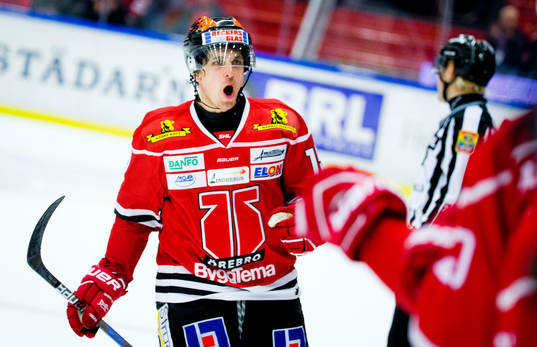 Örebros Jeremy Williams gör 4-5 och jublar