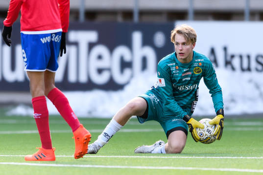 Karlslunds målvakt Anton Palmér (i Elfsborgs