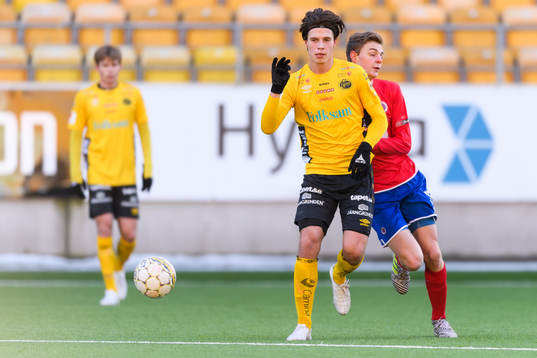 Elfsborgs Joakim Engström och Karlslunds Luiz Felippe