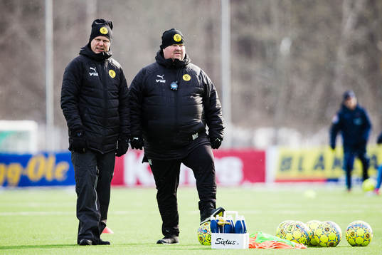 Frejs tränare Roberth Björknesjö och assisterande