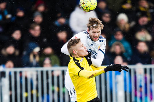 Djurgårdens Niklas Gunnarsson och Frejs Martin Falkeborn