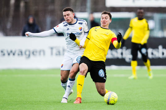 Frejs Marcus Hansson och Djurgårdens Kerim Mrabti
