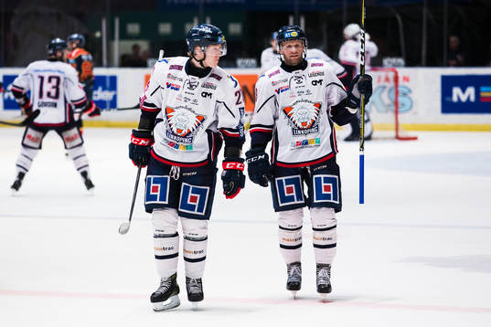 Linköpings Emil Sylvegård och Tony Mårtensson deppar