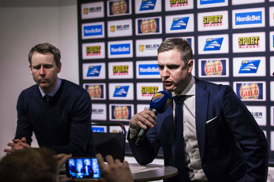 Linköpings tränare Dan Tagnes och Djurgårdens tränare