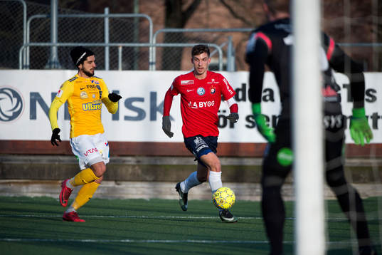 Örgrytes Daniel Paulson och Falkenbergs Mahmut Özen