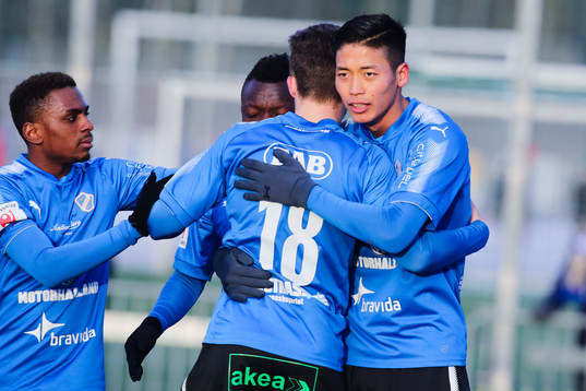 Bläddra bland fler bilder av Fotboll, Svenska Cupen, Halmstad - Syrianska