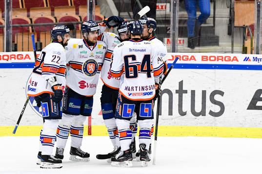 Växjös spelare jublar