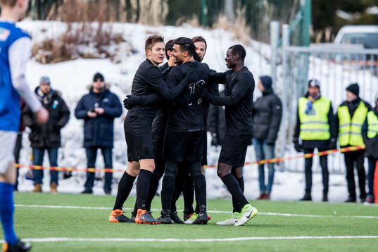 s Tarik Elyounoussihar gjort 0-1 och jublar med