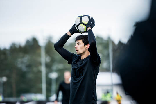 s Jesper Nyholm